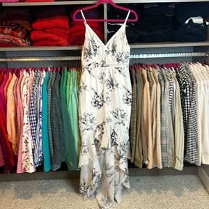 Lulus white and black flower sleeveless v neck dress size S